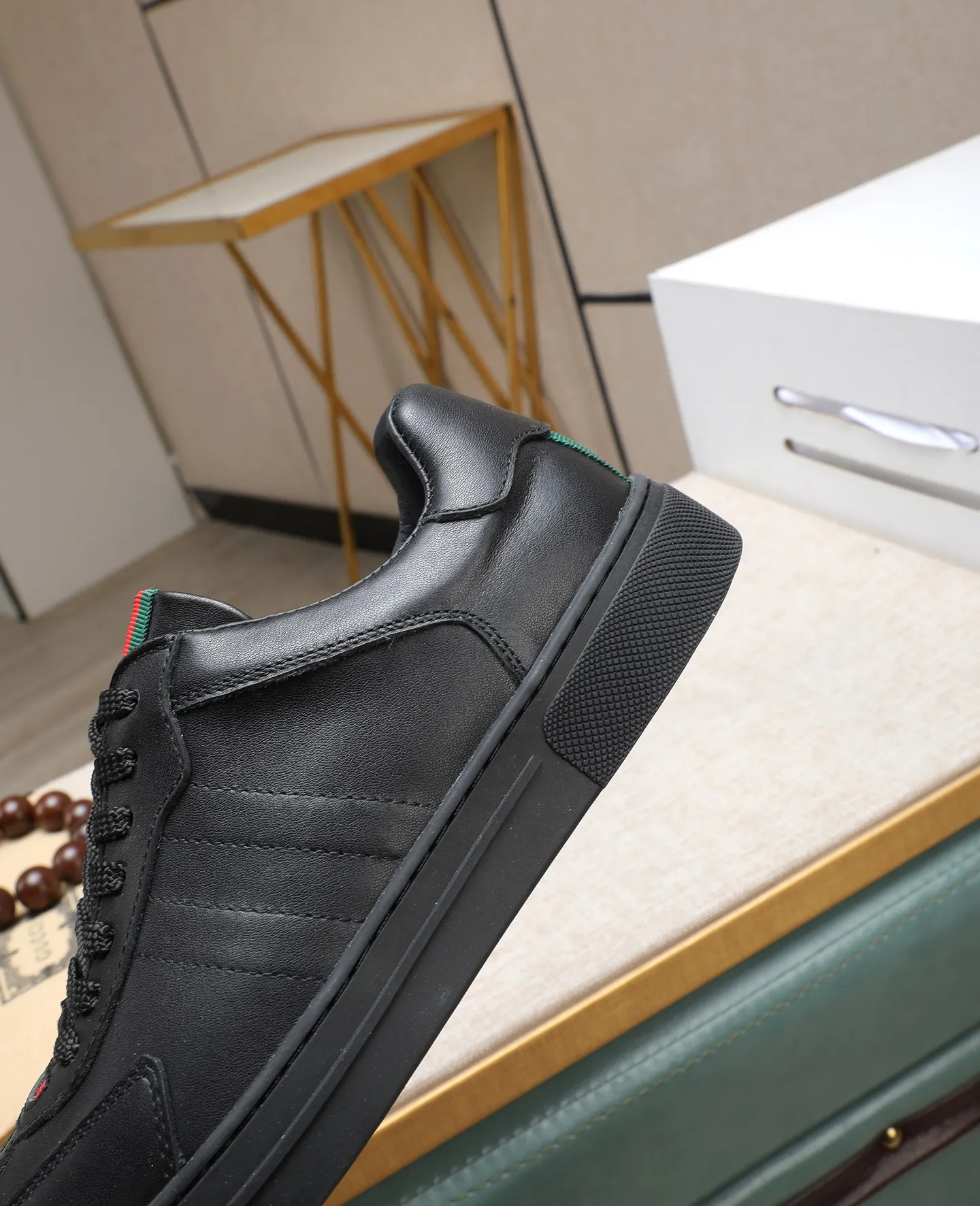 Men's shoes 💰420 GUCCI🔍🔍The latest model is available at the counter simultaneously. Original calfskin imported from Italy, genuine leather lining, (high-end, extravagant and classy) with exquisite workmanship. Sole: Original sole provided by the original factory. ⚠Exclusive double-layer movable molded sole is super comfortable⚠. Photographed in real life. 🎬The real thing is better. 🔍🔍"High quality·Follow the order" code number 38-44